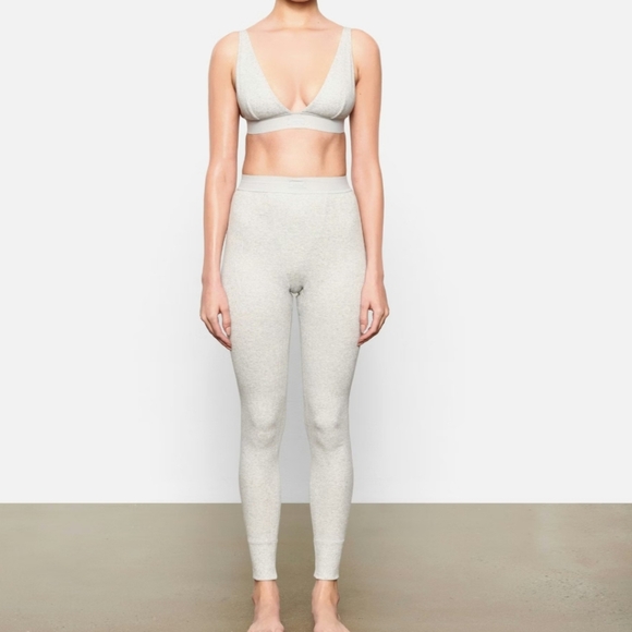 SKIMS Other - SKIMS Light Grey Seamless Ribbed Leggings